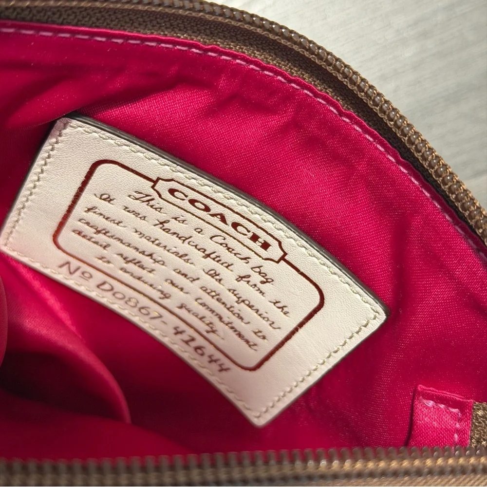 Coach vintage Signature Brown and Cream Crossbody Bag - Picture 7 of 10